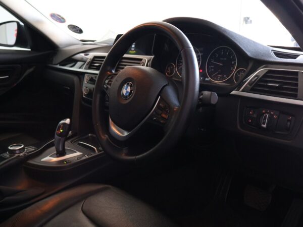 2018 BMW 3 Series 320i Auto - Image 4